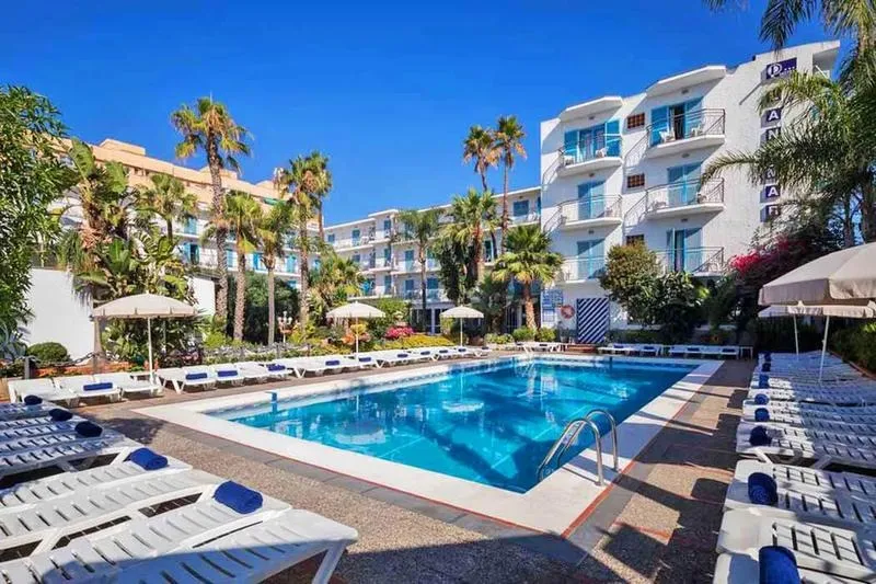 Malgrat de Mar: plaże blisko centrum i wygodny pobyt bez samochodu